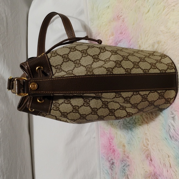 SALE! Authentic Gucci GG Supreme Drawstring Vintage Shoulder Bag - Picture 7 of 16